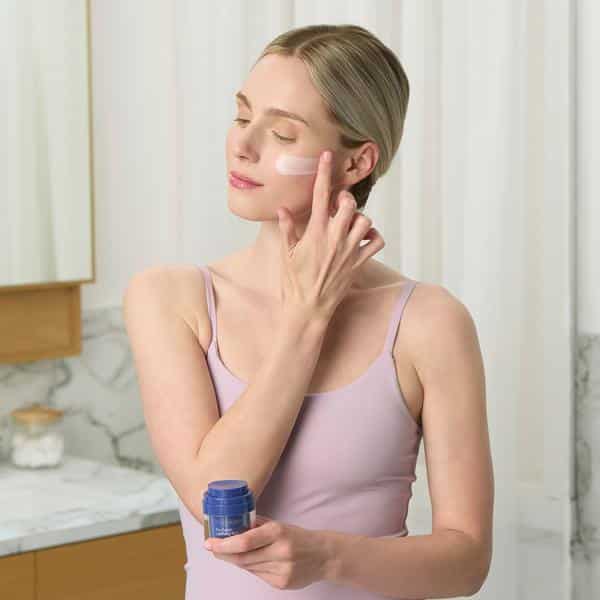 ageLOC® Tru Face® Uplifting Rich Cream (Australia) 5